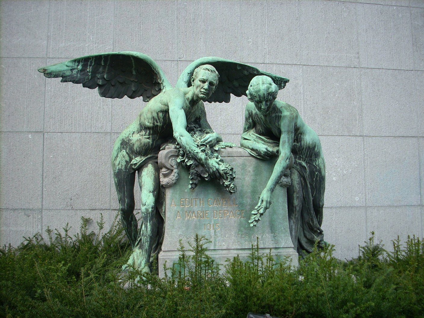 Edith Cavell and Marie Depage monument, Brussels - 2.JPG